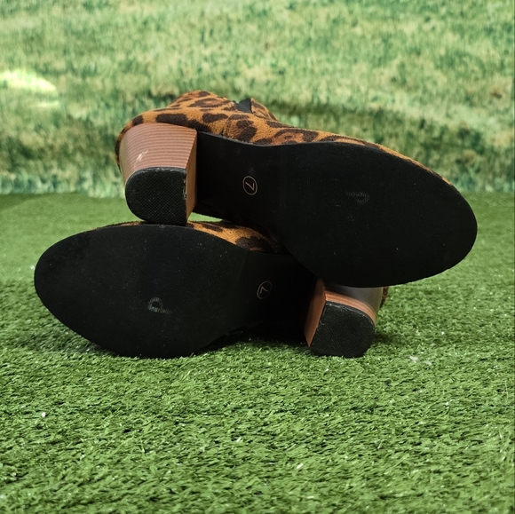 SIMPLY SOUTHERN | 147258 LEOPARD HEELED ANKLE CHELSEA BOOTIES - Picture 13 of 16